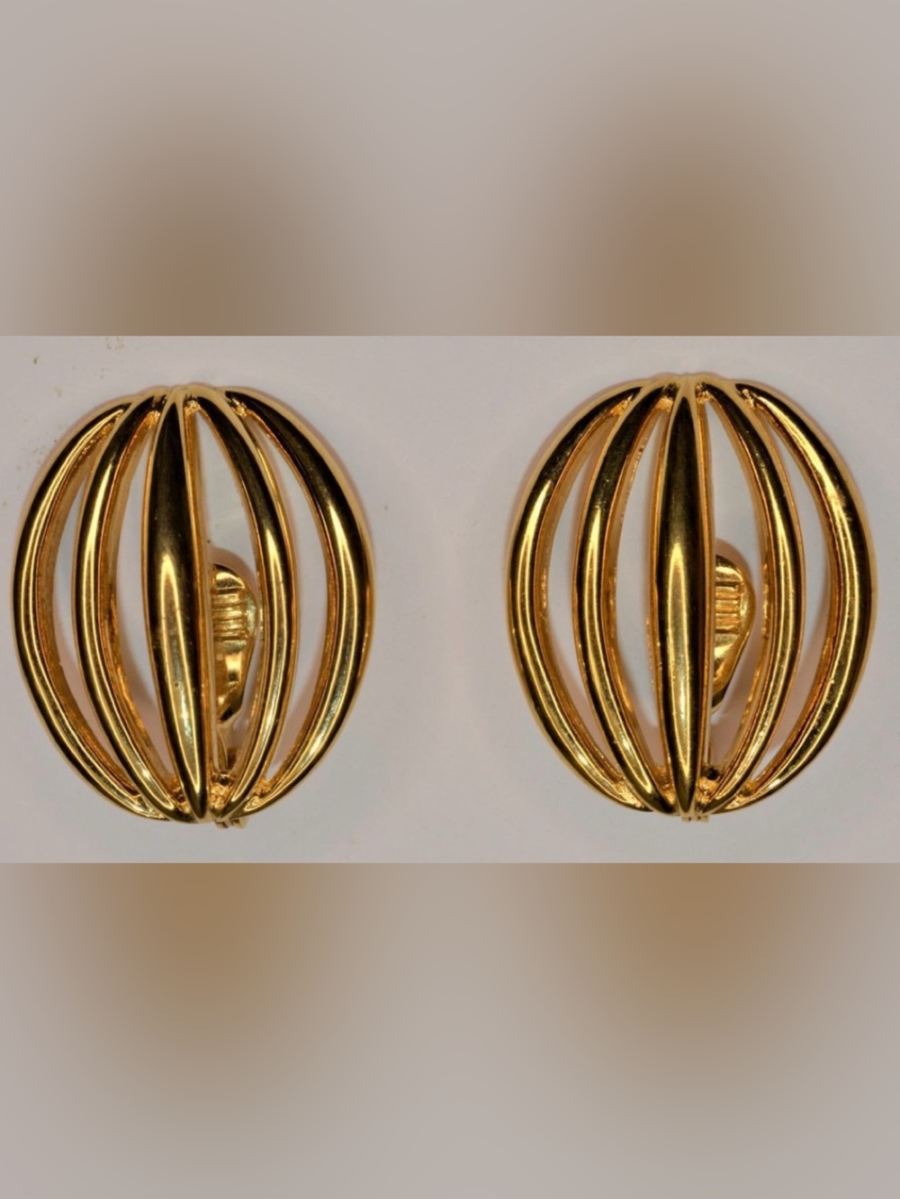Vintage Signed MONET Goldtone Polished Oval Shape Clip-On Earrings